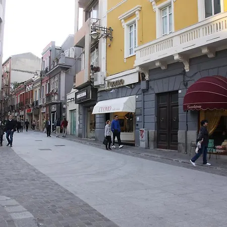 Garibaldi Square's House Apartment *