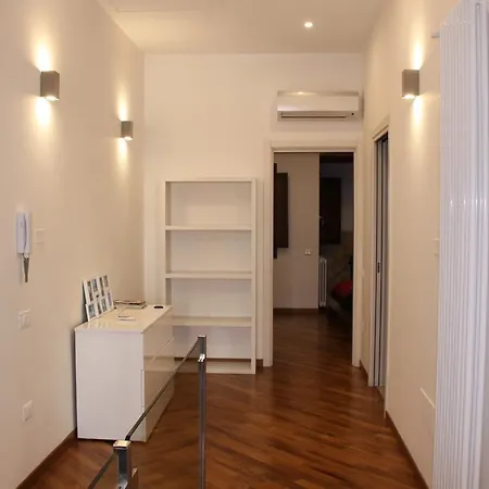 Apartment Garibaldi Square's House